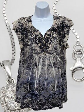 Energy World Wear-Women's XL Pullover Top Light Weight V-Neckline & Rhinestones